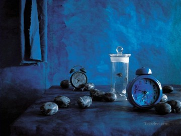 Photorealism Still Life Painting - Still Life in blue